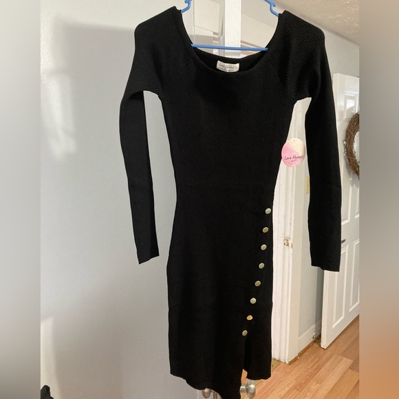 Dresses & Skirts - NWTS Ladies Black Dress
